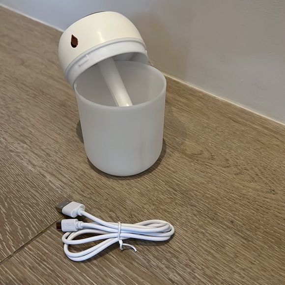 Humidifier, small, New with Box - Picture 16 of 16